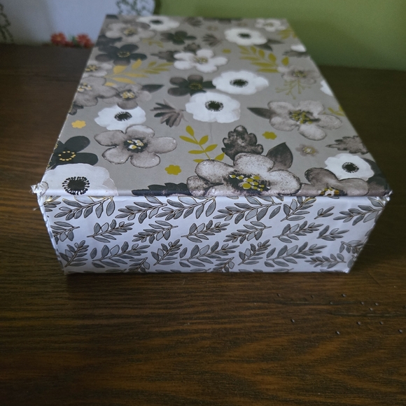 Floral Storage Box - Picture 8 of 9